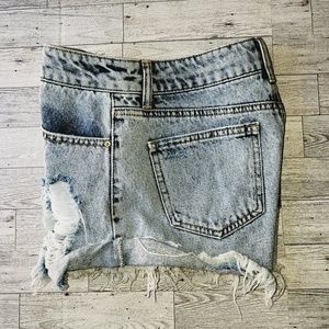 Forever 21 Juniors 27 Distressed Medium Wash Denim Blue Shorts Summer Shorts